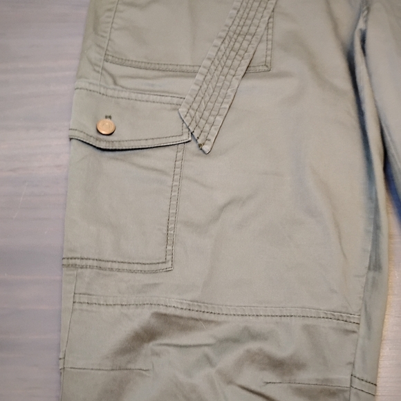 White House Black Market Olive Green The Jogger Cargo Pants - Picture 4 of 11